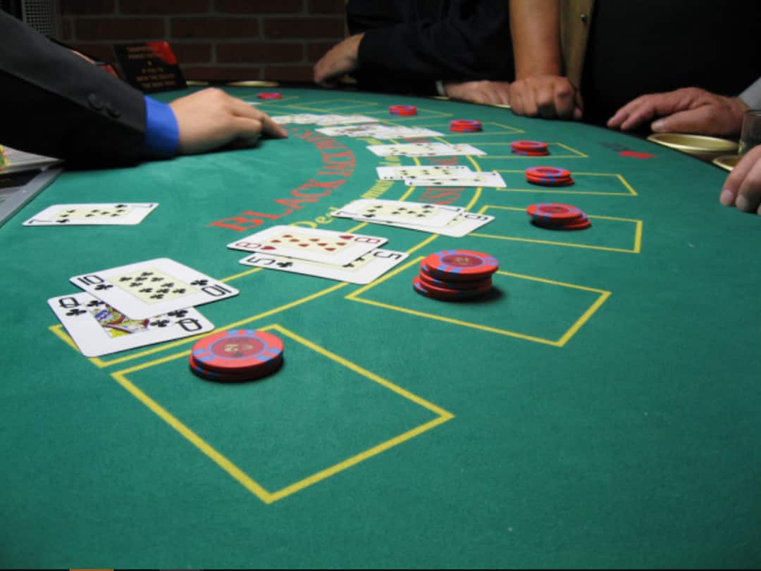 Các bàn chơi Blackjack hấp dẫn và thu hút khách ở sòng bạc Shanghai 